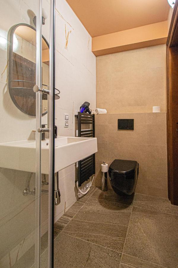 Modern And Spacious In Center Prague